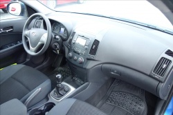 Hyundai i30 1,6 CRDi, ČR, SERVISNÍ KNIHA.