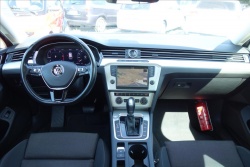 Volkswagen Passat 1,6 TDi,DSG,SERV.KN.,PANORAMA.