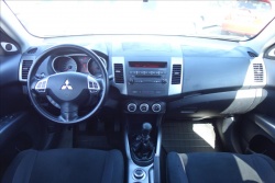 Mitsubishi Outlander 2,0 DI-D, ČR, 1 MAJ., 7MÍST.