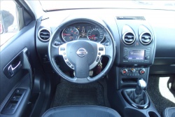 Nissan Qashqai 1,6 i, ČR, 1 MAJ., PANORAMA.