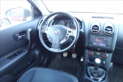 Nissan Qashqai 1,6 i, ČR, 1 MAJ., PANORAMA.