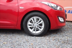 Hyundai i30 1,6 i, ČR, 1 MAJ., SERVIS.KN.