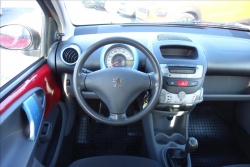 Peugeot 107 1,0 i,ČR,SERVISNÍ KN.,KLIMA.