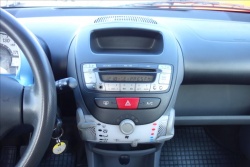 Peugeot 107 1,0 i,ČR,SERVISNÍ KN.,KLIMA.