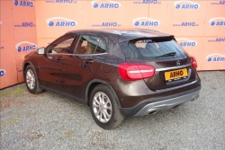 Mercedes-Benz GLA 200d,SERVIS.KN.,4MATIC.